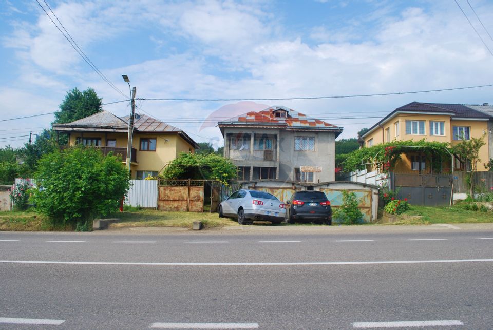 Casă / Vilă cu 6 camere de vânzare in Valea Mică, Bacău