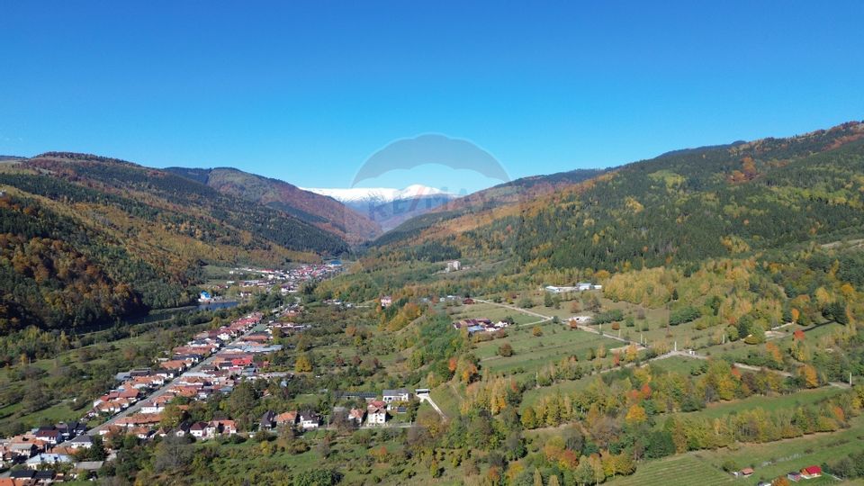 Land 3,831sqm Leresti / Strada Poduri