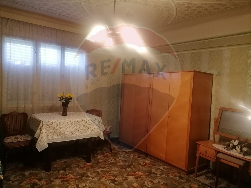 Casă / Vilă cu 6 camere de vânzare