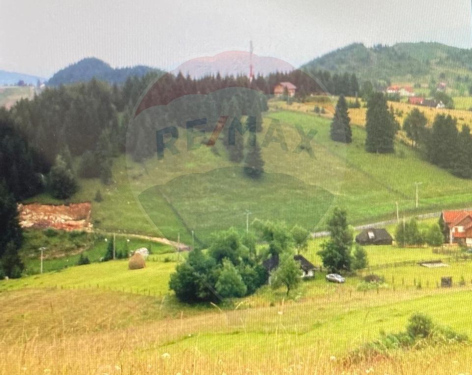 Teren de vis în Fundata 1934mp sau 3868mp, la înălțimea sufletului tău