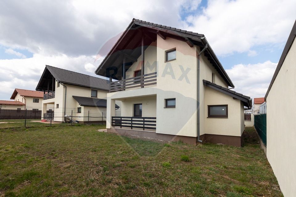 4 room House / Villa for sale