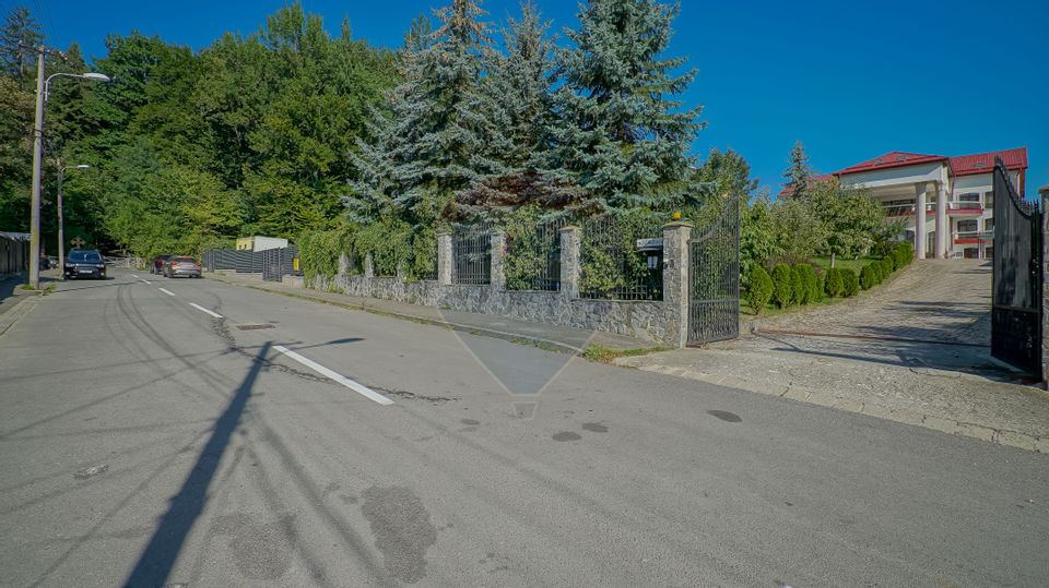 Proprietate specială de 1,762mp de vânzare în zona Noua