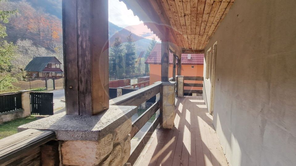 12 room Hotel / Pension for sale