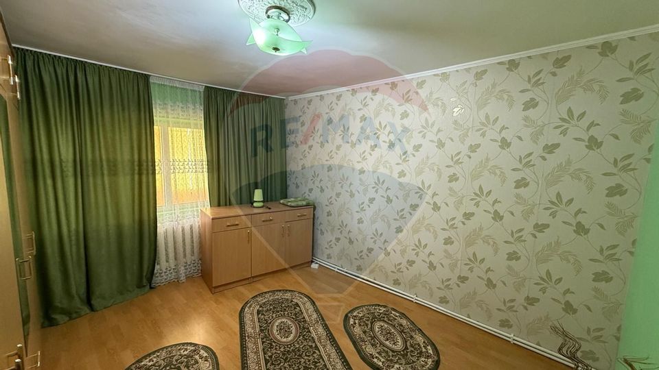 Apartament 3 camere + loc de parcare