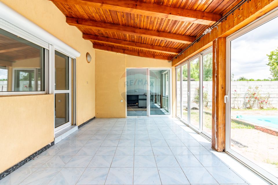 Snagov Villa for Sale | Pool, Orchard, 8 Rooms | 3077 sqm land