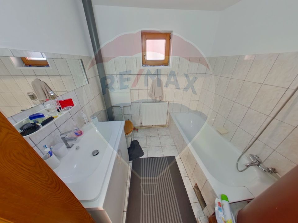 4 room House / Villa for sale, Est area