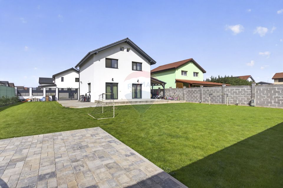 Casă la cheie cu teren 544 mp de vanzare in zona 6 Vanatori,Arad