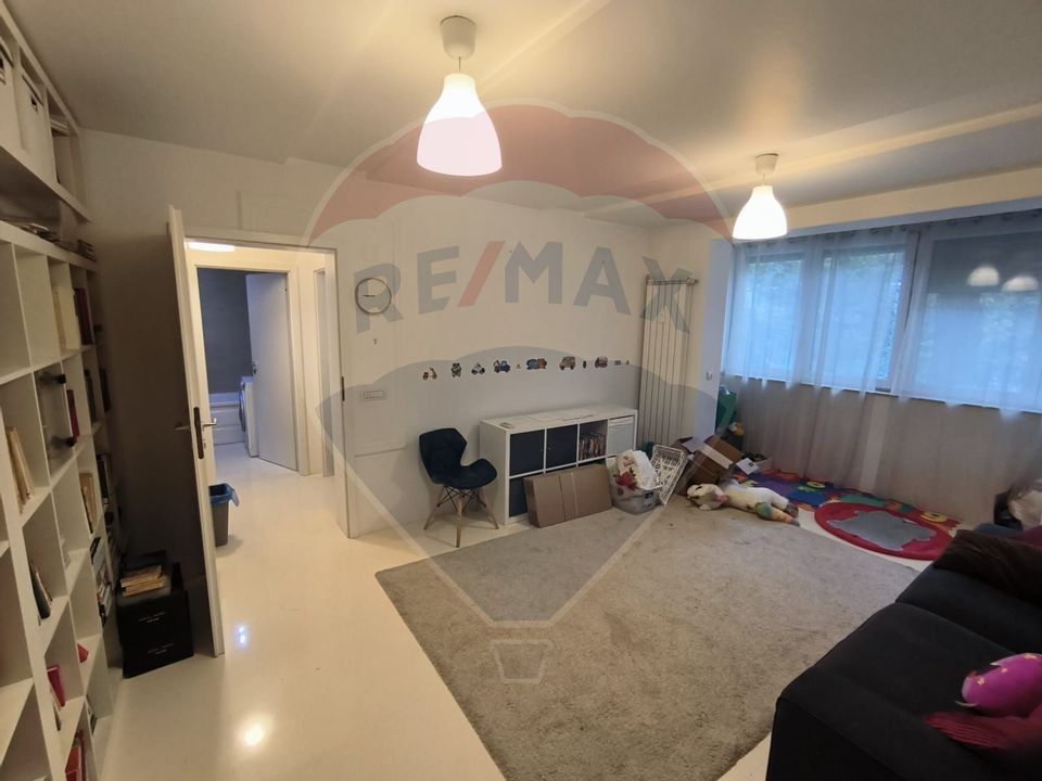 Apartament cu 2 camere de vânzare în zona Podgoria