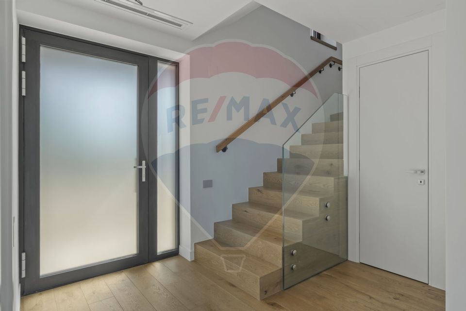 Modern villa with premium finishes, 5 rooms in Tunari - Amber Forest