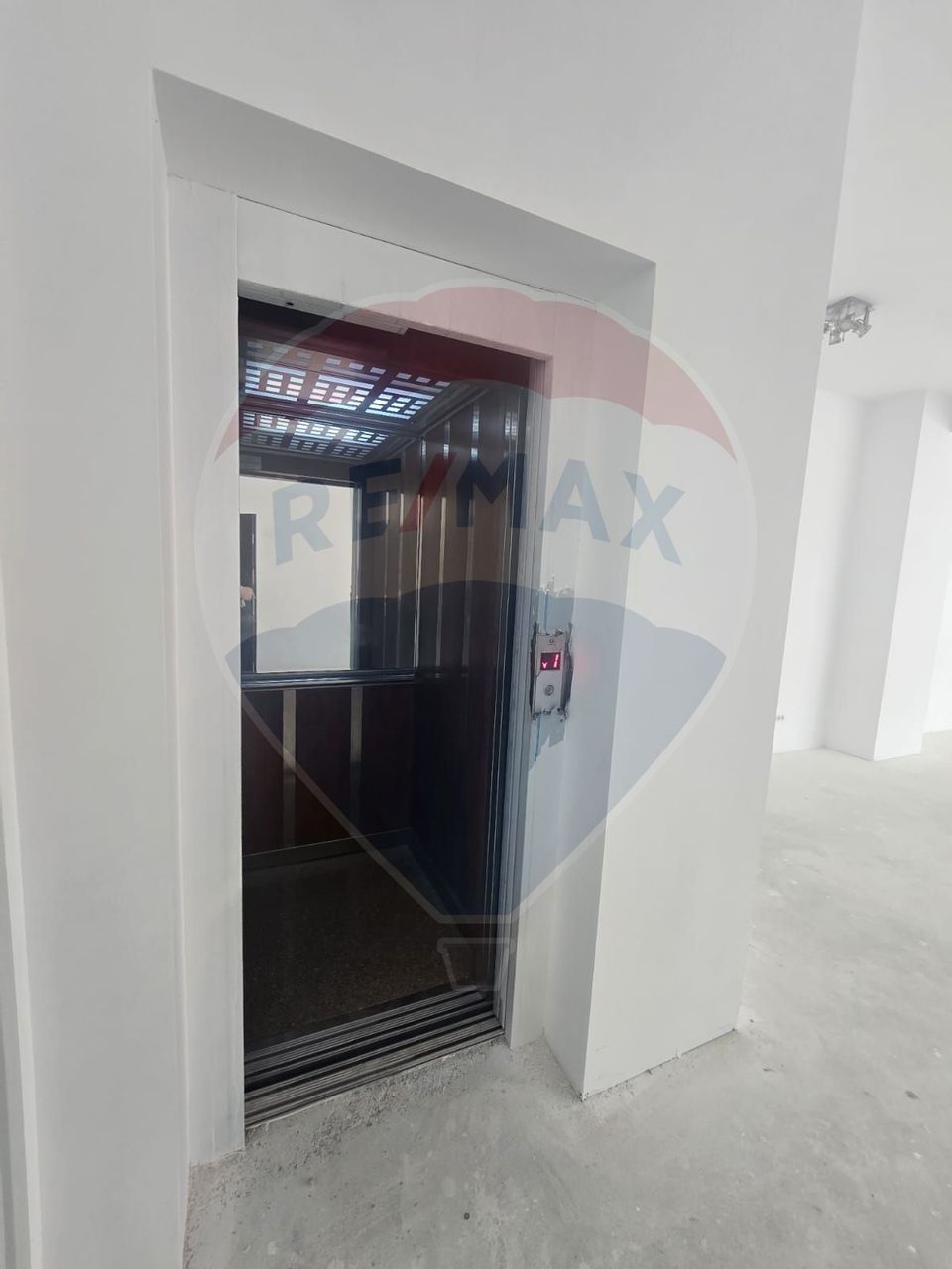 130sq.m Commercial Space for rent, Sisesti area