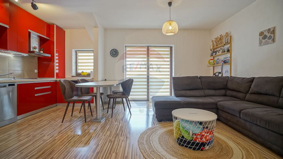 Apartament cu 3 camere de vânzare, 2 băi, Sânpetru Residence