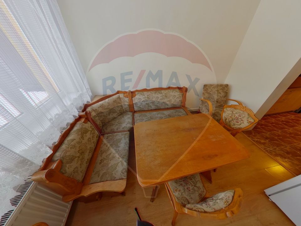 8 room House / Villa for sale