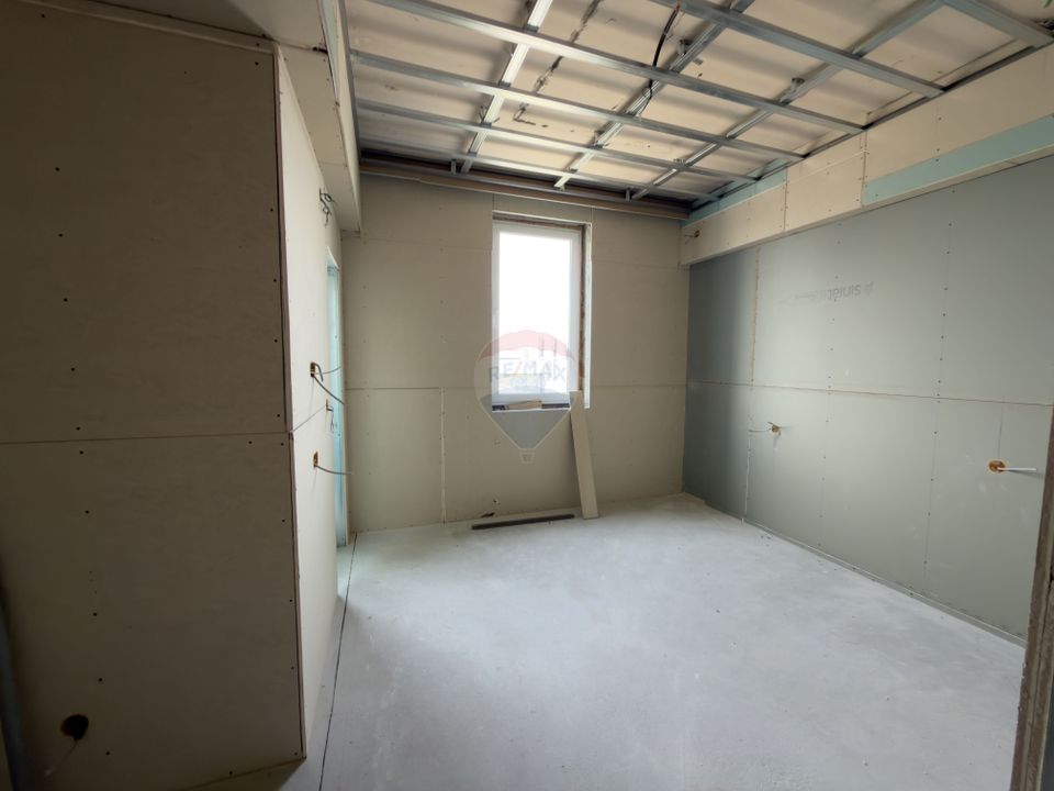 Hotel / Pensiune cu 48 camere de vânzare Calea Borsului/CT Park/ CET