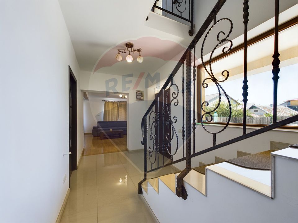 6 room House / Villa for sale