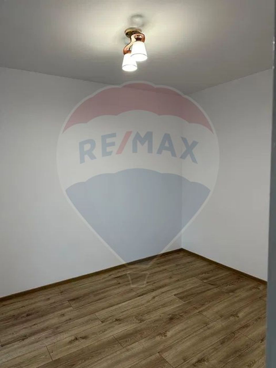 Apartament cu 2 camere de închiriat în zona Craiovita Noua