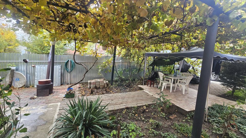 4 room House / Villa for sale