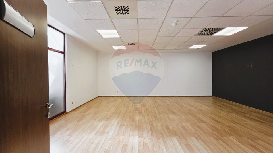 41sq.m Office Space for rent, Vlahuta area