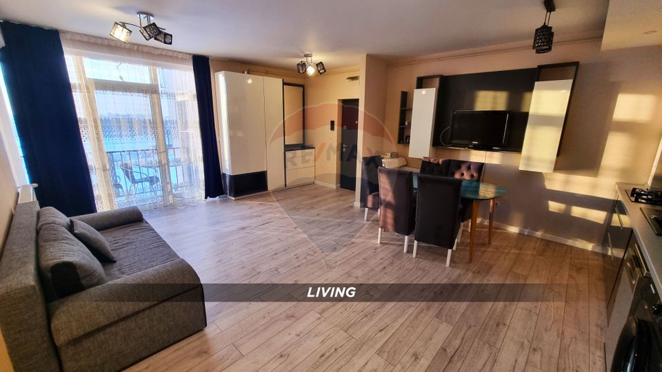 Apartament 3 camere de închiriat bloc nou lift în zona ultra Central