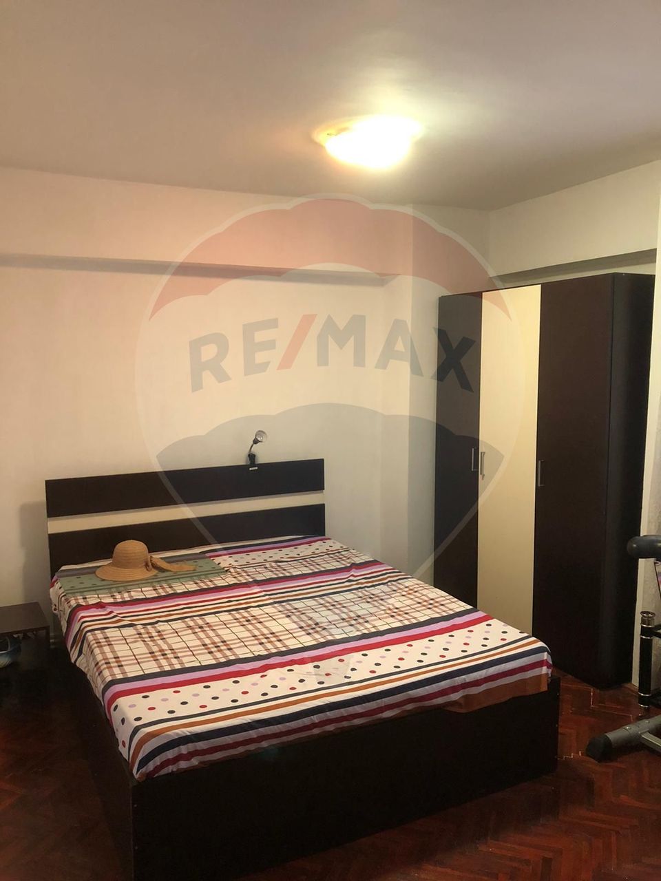 3 camere de închiriat ultracentral, etaj 4/7 cu lift , 480 euro