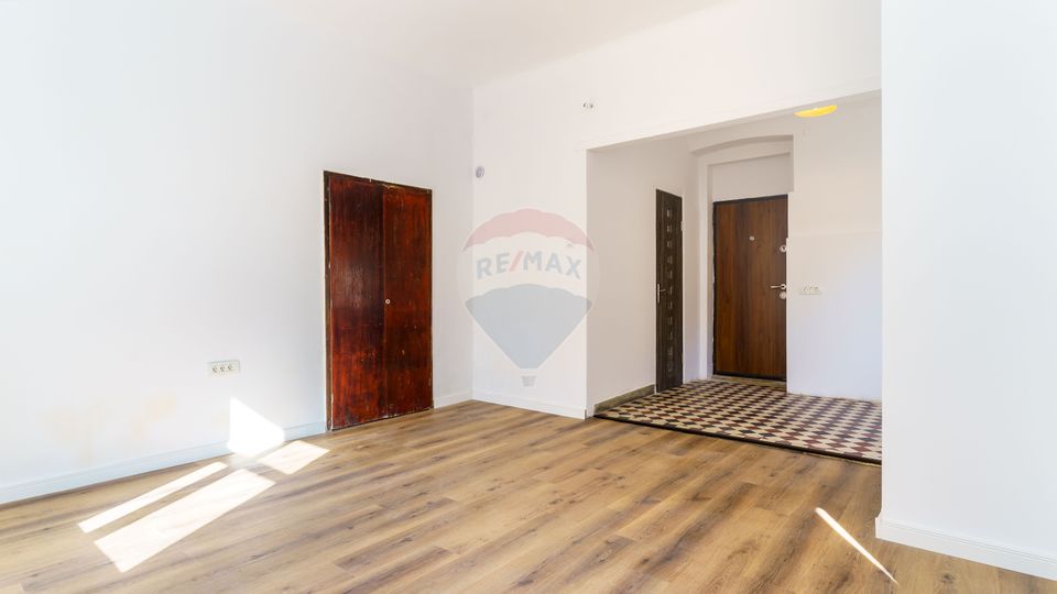 Apartament cu 1 camera de vânzare in zona centrala, strada Pitești