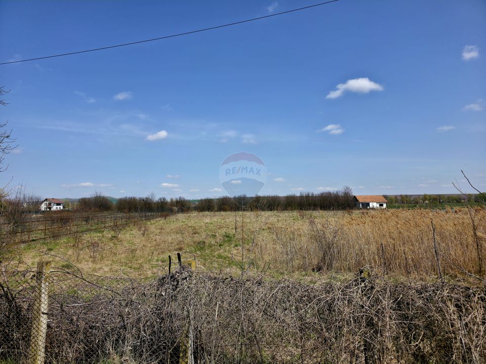 Teren 7,000mp Girov / deschidere 45 metri