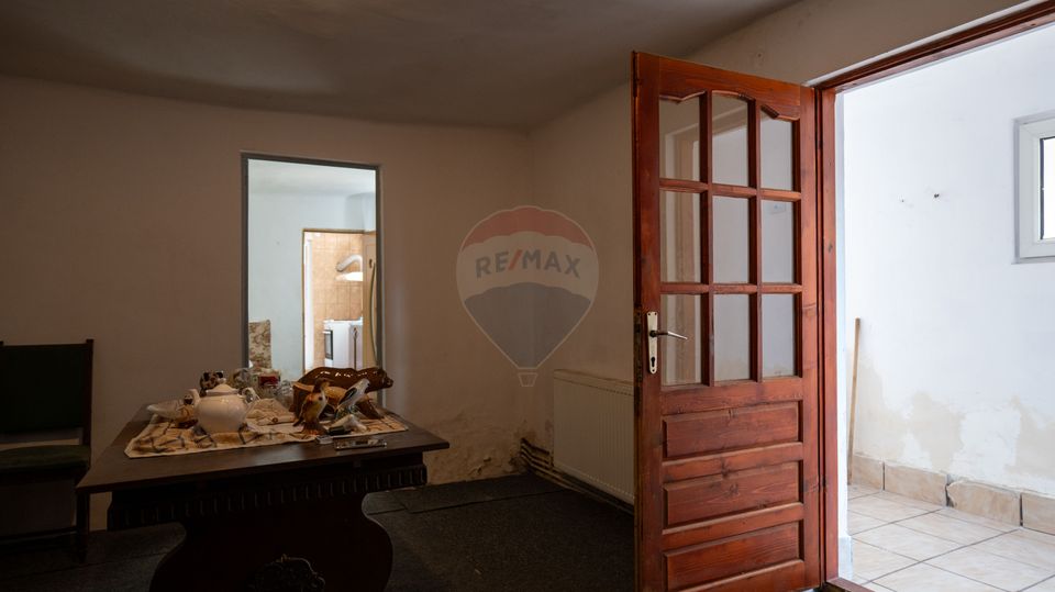 Oferta - casă de vânzare  si teren 241 mp, în zona Andronache