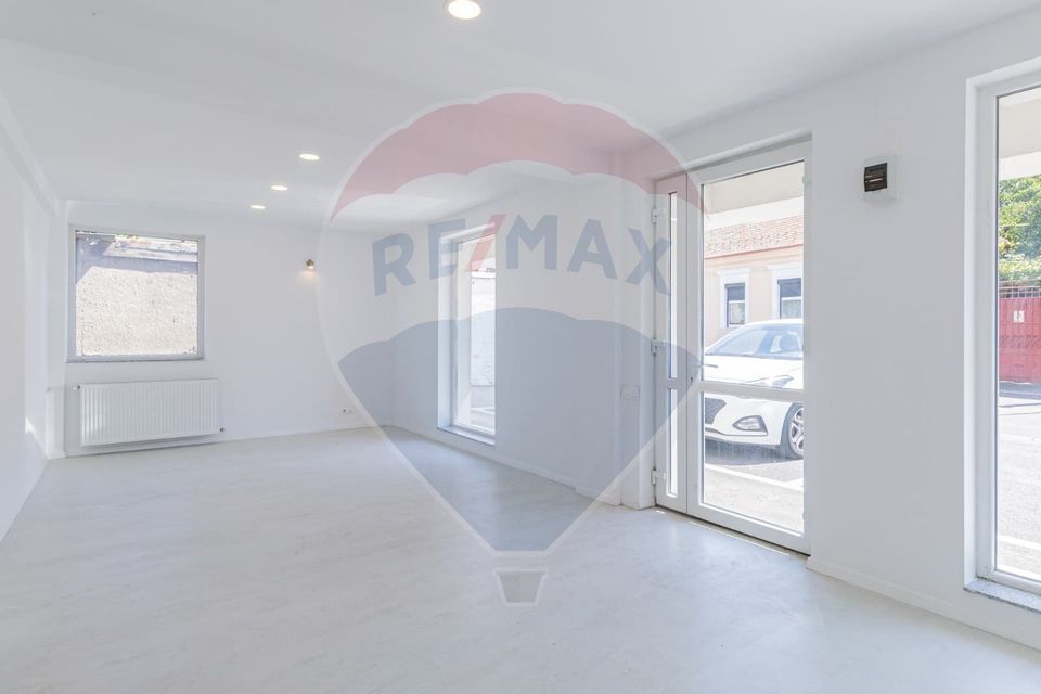 Spațiu comercial de închiriat – Strada de Mijloc, Brașov