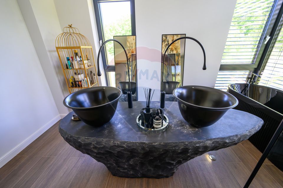 7 room House / Villa for sale, Faget area