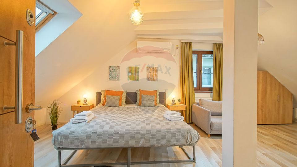 Casa cu 5 studiouri independente, terasa rooftop, vedere montana