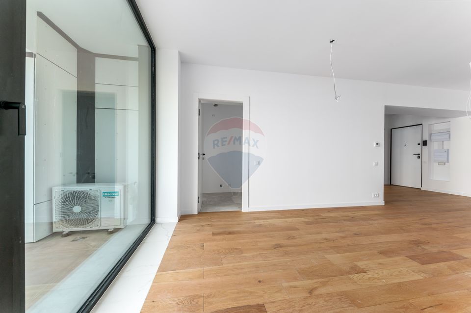 Double Studio (2 rooms) in Expozitiei Blvd., Agronomy, Press Square