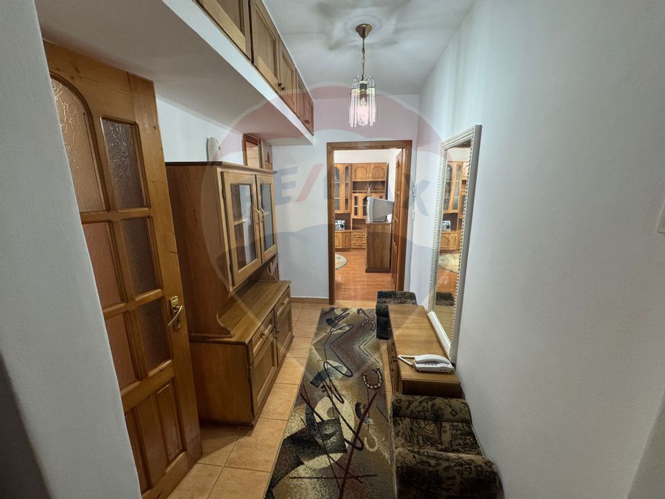 Apartament cu 2 camere de inchiriat-zona Cora