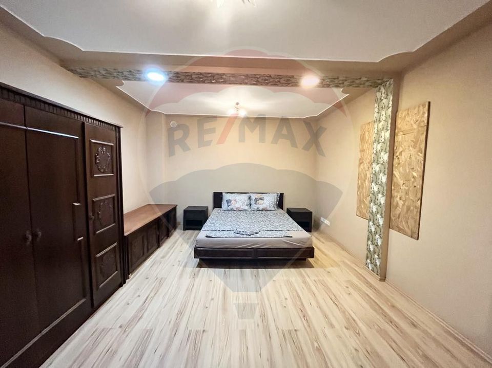 Apartament la casa de inchiriat!