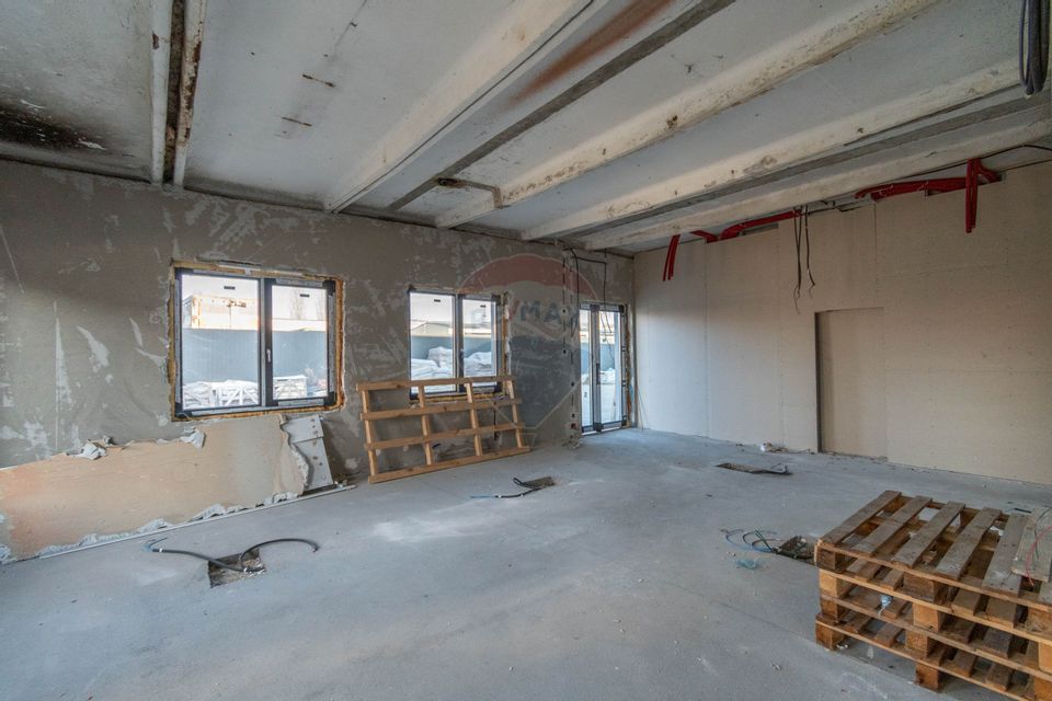 Spatiu industrial de 2,237mp de vanzare, zona Iris