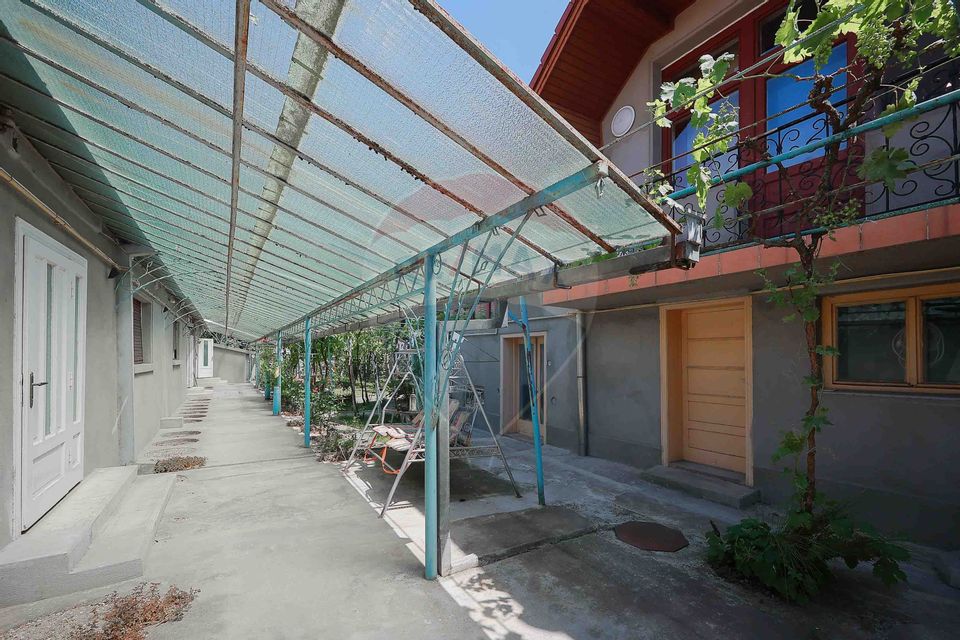 Casă cu 5 camere,489 mp teren de vânzare, în zona Ioșia, Prima Shops