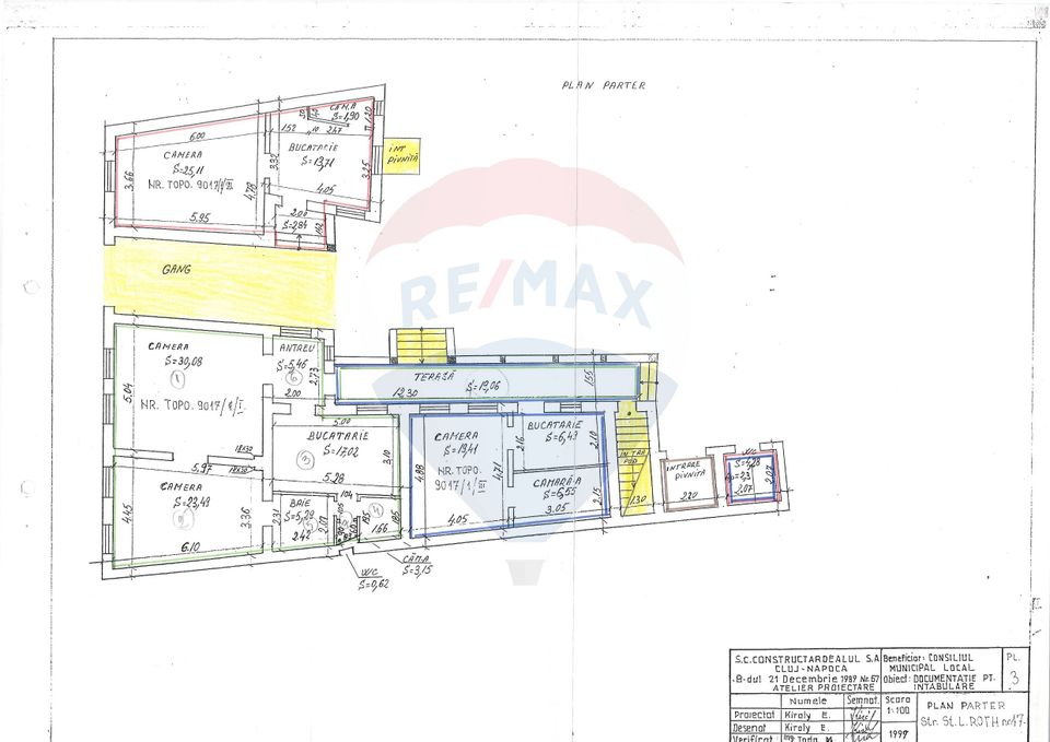 Casa  de vanzare cu 3 apartamente si spatiu comercial, Central