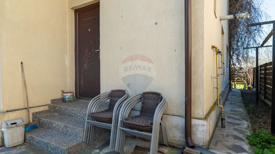 Vanzare vilă Bacu P+1+Pod, livadă, acces rapid A0/A1/Centură