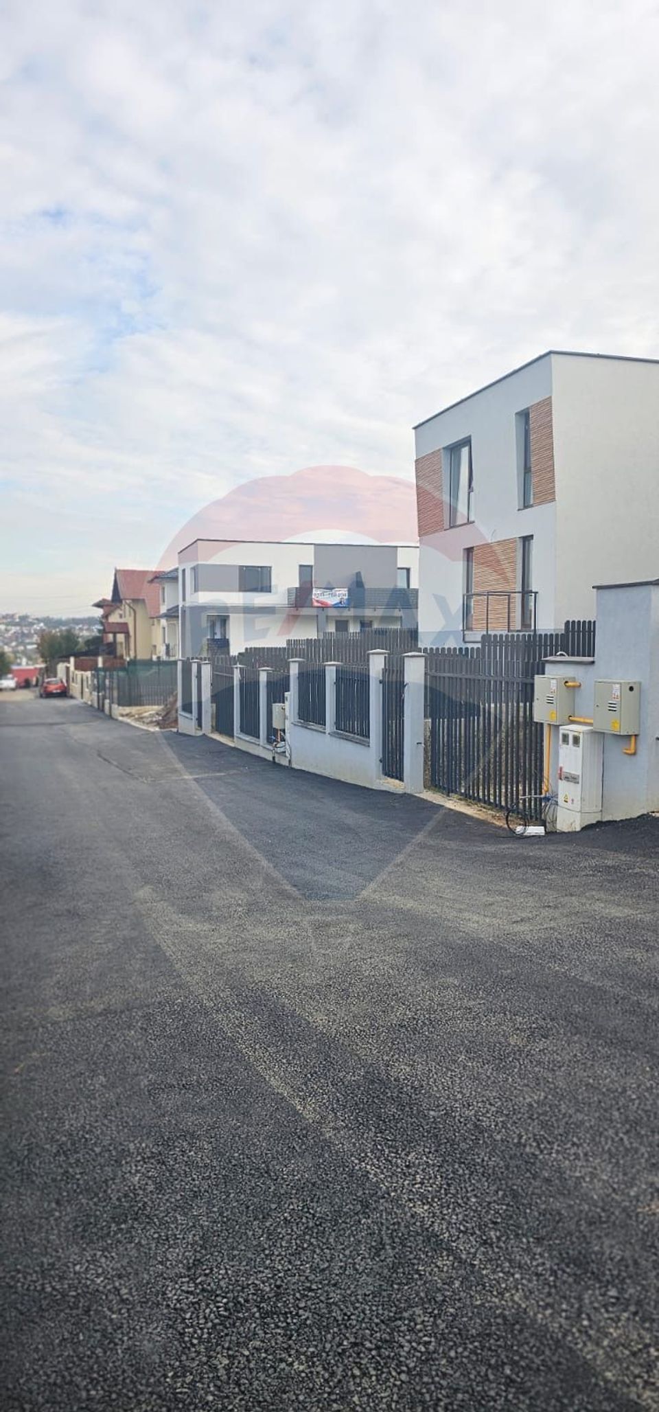 4 room Apartment for sale