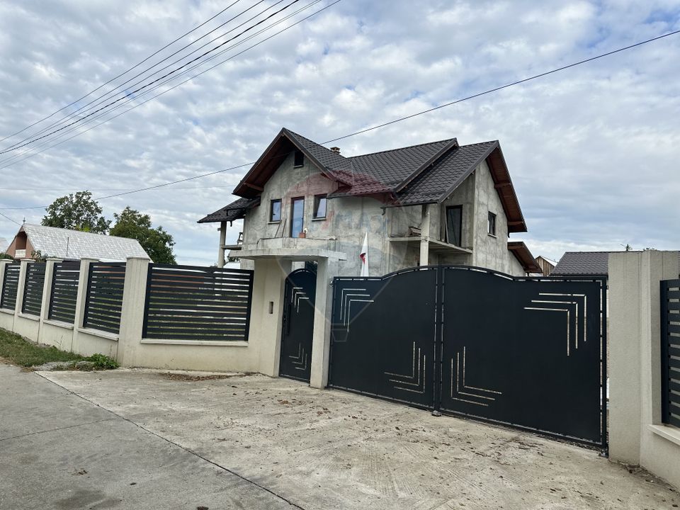 5 room House / Villa for sale