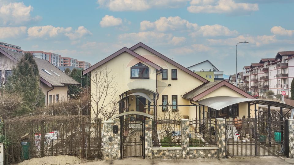 4 room House / Villa for sale, Tractorul area