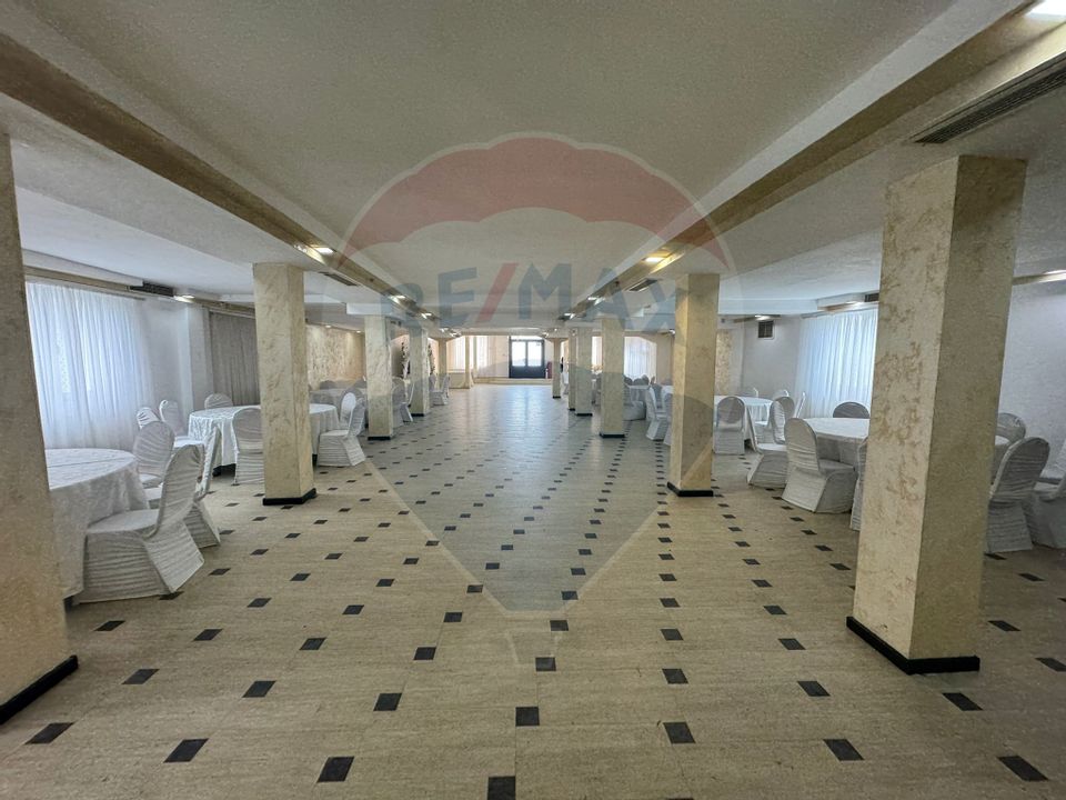 Spațiu comercial de 900mp de vânzare în zona Romanesti