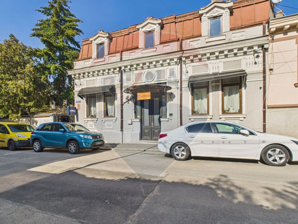 Închiriere| Vilă recondiționată| Ideal Restaurant| Birouri| Armeneascǎ