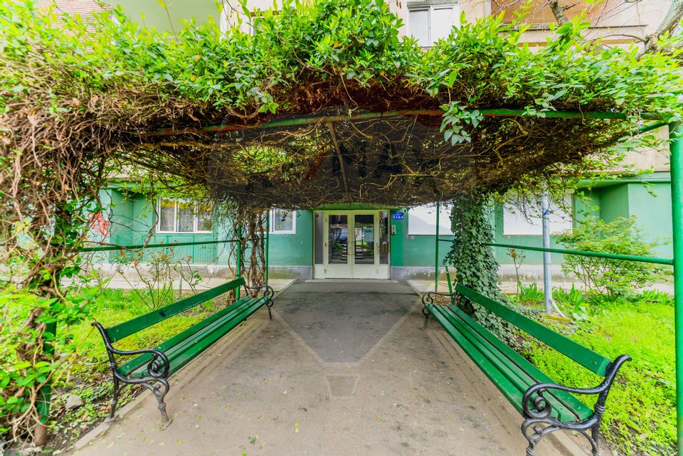 Apartament cu 3 camere la etajul 2 în zona Podgoria