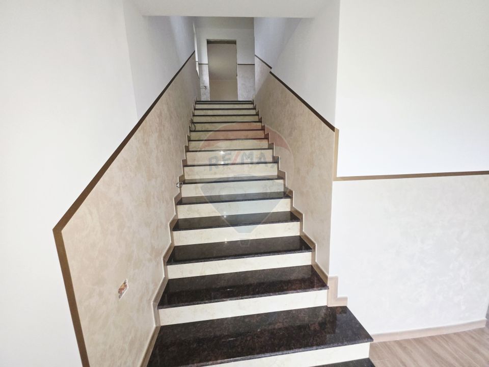 Casa  si  teren zona Balaurul