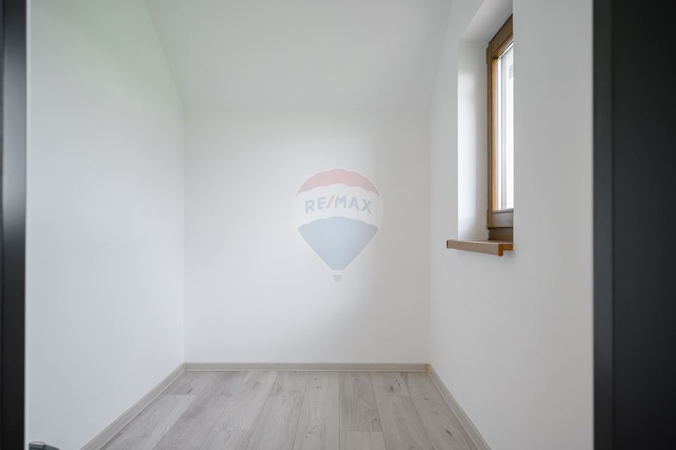 Rezervata! Casă individuală și luminoasă cu 4 camere în Tărlungeni