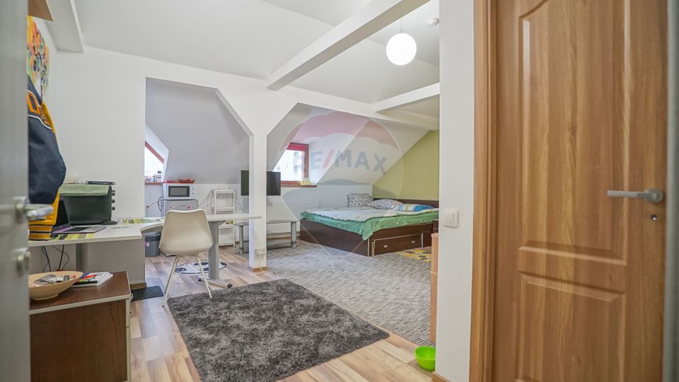 Casa multifunctionala, locuinta si destinatie comerciala Scriitorilor