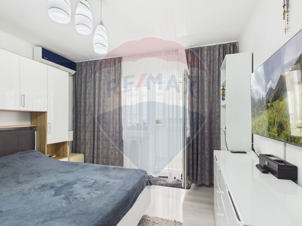 Apartament 4 camere de vanzare – complet renovat, mobilat și utilat