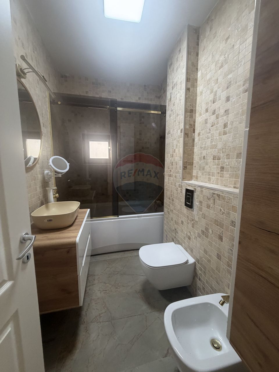 3 camere, Central, bloc nou, etaj 2, lift