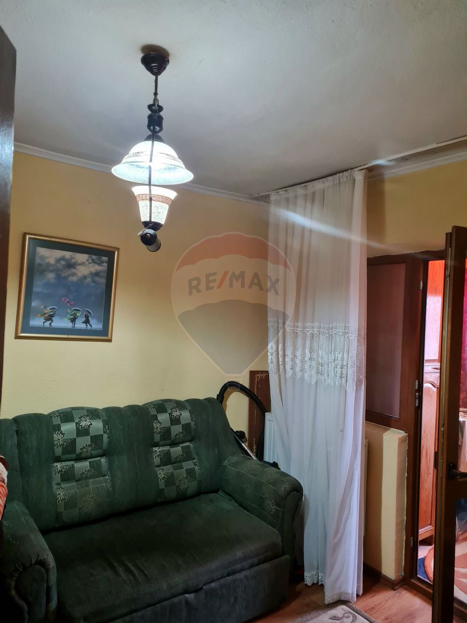 Apartament cu 4 camere  în zona Ultracentrala( Primaria Focsani)