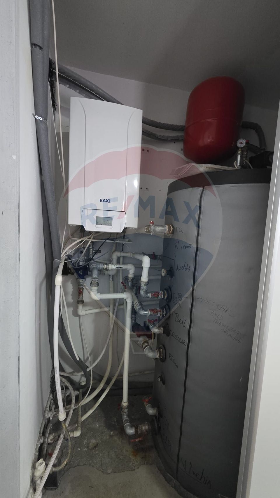 Casă / Vilă cu 4 camere de vânzare