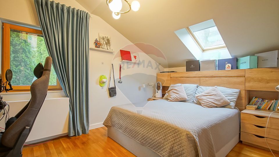 Vila moderna cu vedere spre padure Poiana Angelescu